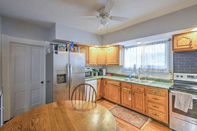 160 N Clayton Street, Centerburg, OH 43011