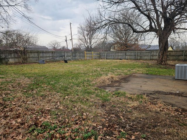 427 N Mcmillan Avenue, Mountain Grove, MO 65711