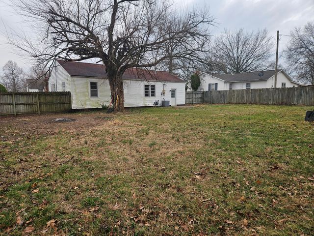 427 N Mcmillan Avenue, Mountain Grove, MO 65711