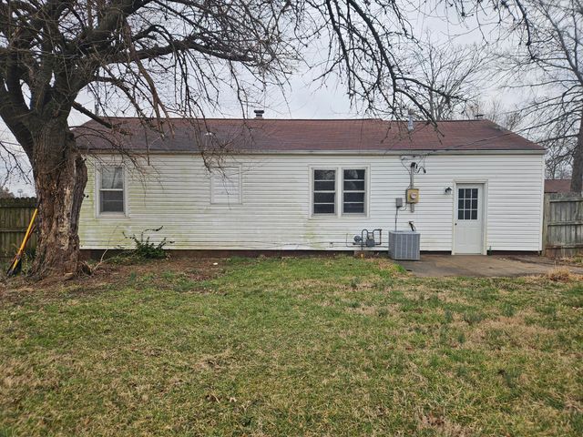 427 N Mcmillan Avenue, Mountain Grove, MO 65711