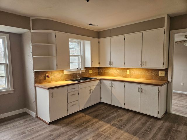 427 N Mcmillan Avenue, Mountain Grove, MO 65711