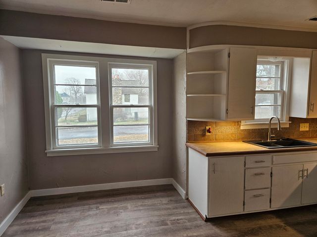 427 N Mcmillan Avenue, Mountain Grove, MO 65711