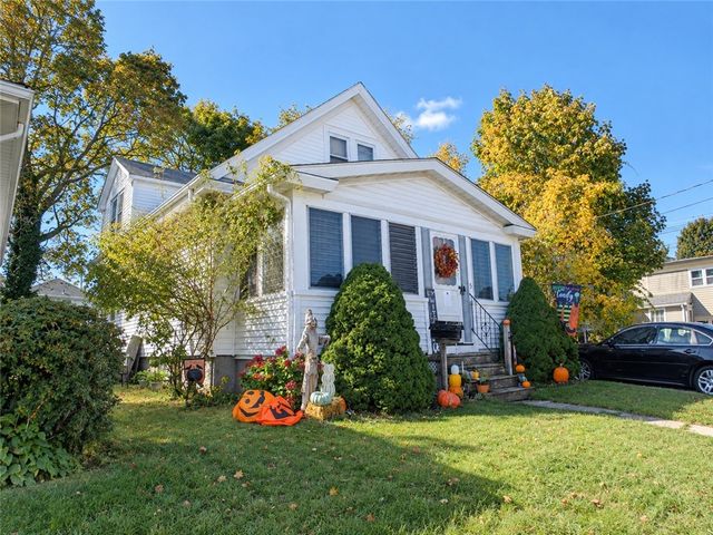 15 Baldwin Street, East Providence, RI 02914