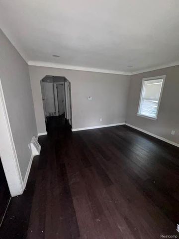 7337 Woodmont Avenue, Detroit, MI 48228
