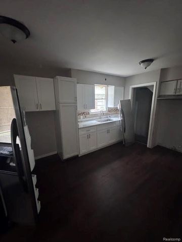 7337 Woodmont Avenue, Detroit, MI 48228