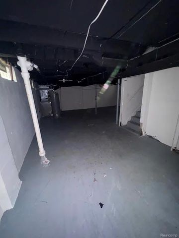 7337 Woodmont Avenue, Detroit, MI 48228
