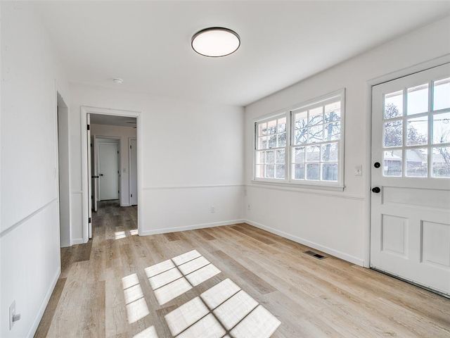 2720 Northampton Place, The Village, OK 73120