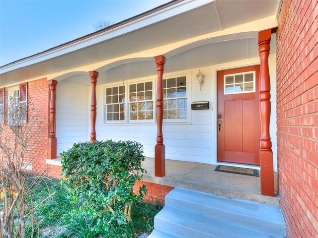 2720 Northampton Place, The Village, OK 73120