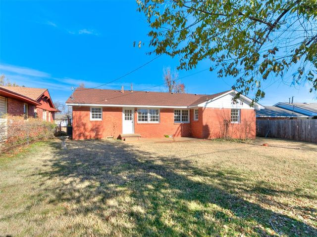 2720 Northampton Place, The Village, OK 73120