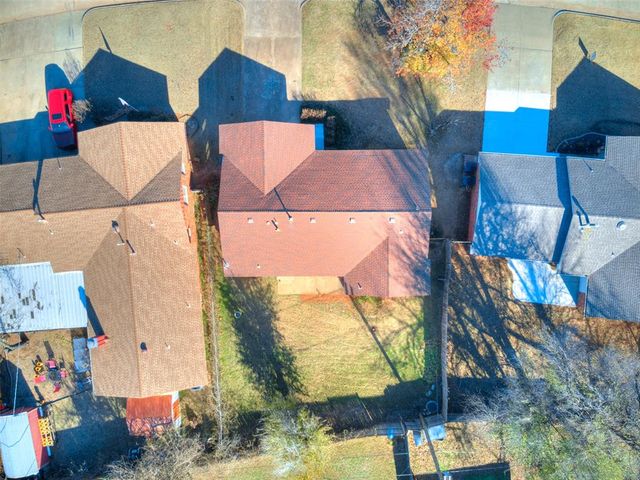 2720 Northampton Place, The Village, OK 73120