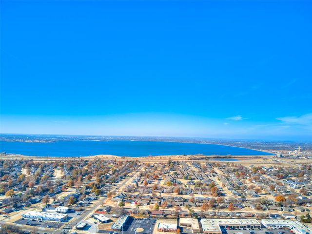 2720 Northampton Place, The Village, OK 73120