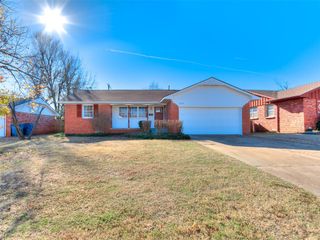 2720 Northampton Place, The Village, OK 73120