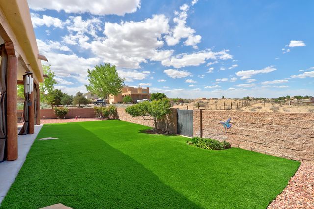 5525 Vera Cruz Road NE, Rio Rancho, NM 87144