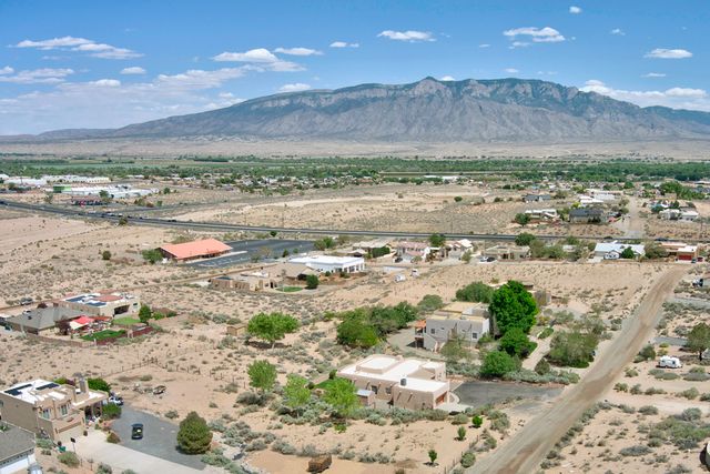 5525 Vera Cruz Road NE, Rio Rancho, NM 87144