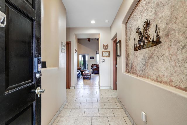 5525 Vera Cruz Road NE, Rio Rancho, NM 87144