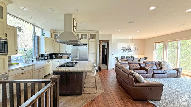 10432 S WASATCH BLVD, Sandy, UT 84092