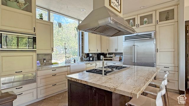 10432 S WASATCH BLVD, Sandy, UT 84092