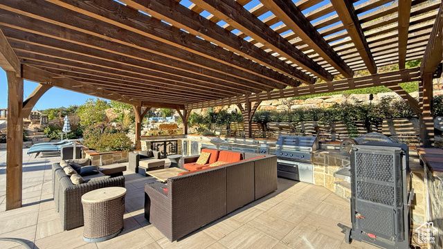 10432 S WASATCH BLVD, Sandy, UT 84092