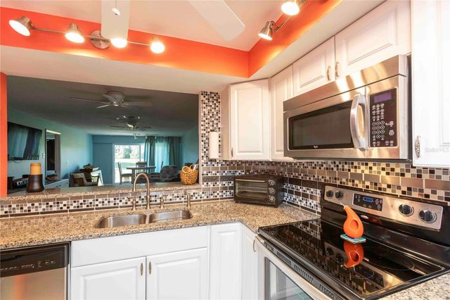 9639 GREENSKEEPER DRIVE 9639, New Port Richey, FL 34655