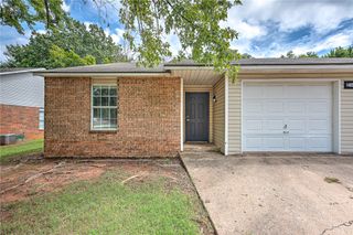 1402 N Boxley Avenue, Fayetteville, AR 72704