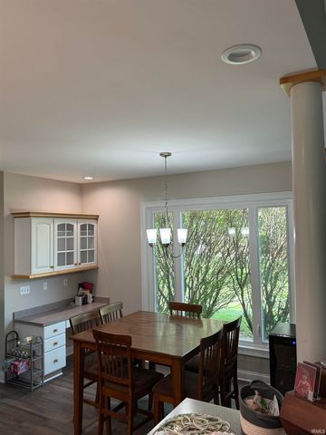 5844 Flagstone Drive, Evansville, IN 47711