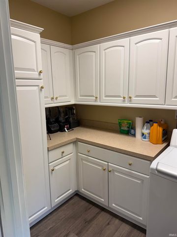 5844 Flagstone Drive, Evansville, IN 47711