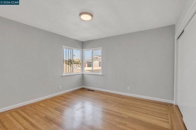 650 Hillsborough St, Oakland, CA 94606