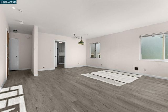 650 Hillsborough St, Oakland, CA 94606