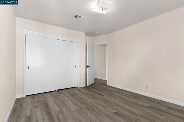 650 Hillsborough St, Oakland, CA 94606