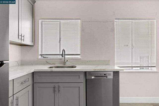 650 Hillsborough St, Oakland, CA 94606