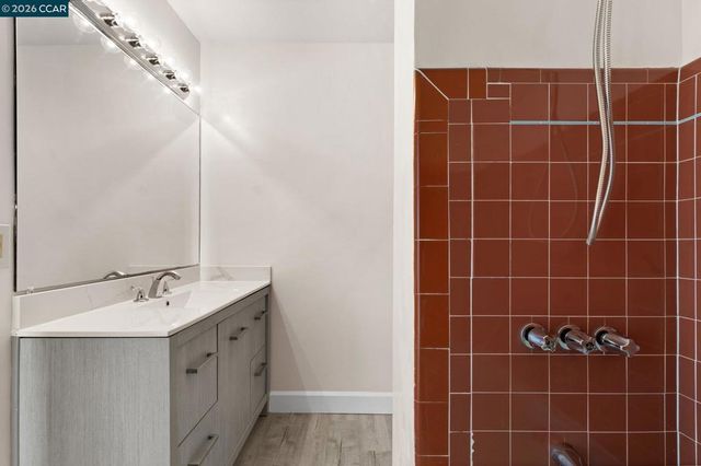 650 Hillsborough St, Oakland, CA 94606