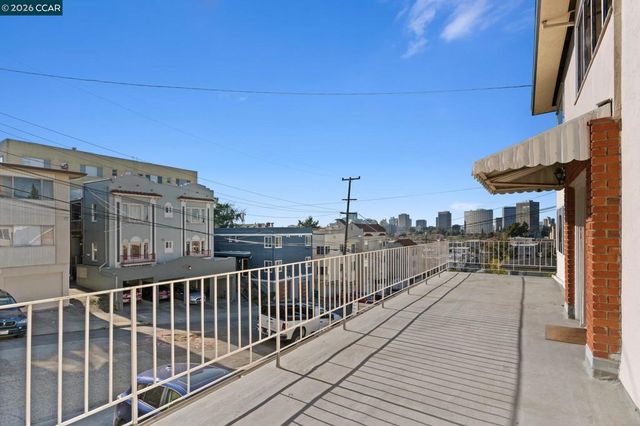 650 Hillsborough St, Oakland, CA 94606