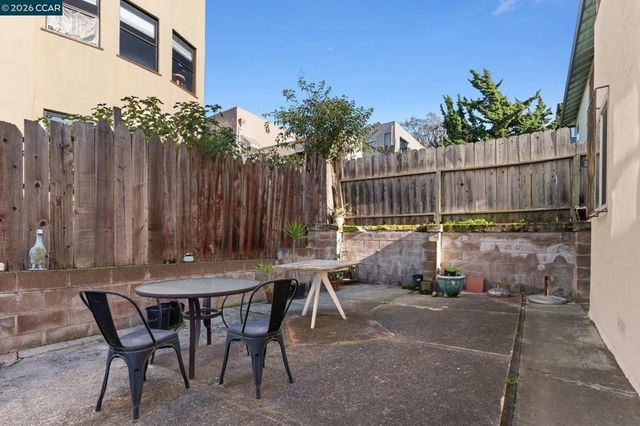 650 Hillsborough St, Oakland, CA 94606