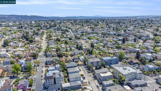 650 Hillsborough St, Oakland, CA 94606