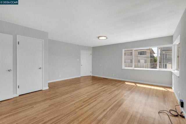 650 Hillsborough St, Oakland, CA 94606