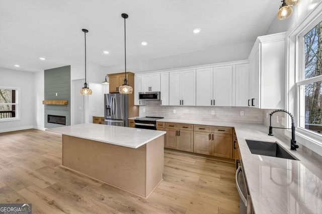 6220 Eagle Court, Gainesville, GA 30506