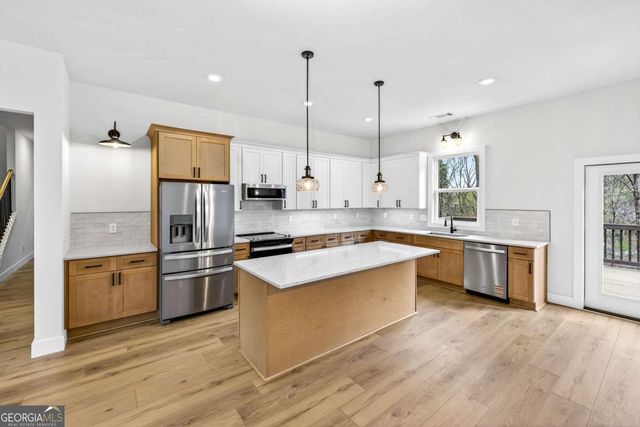 6220 Eagle Court, Gainesville, GA 30506