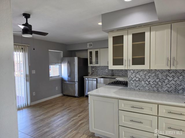 192 Evergreen Road 7B, Edison, NJ 08837