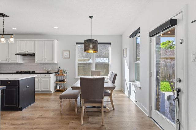 430 Overlook Drive, Friendswood, TX 77546