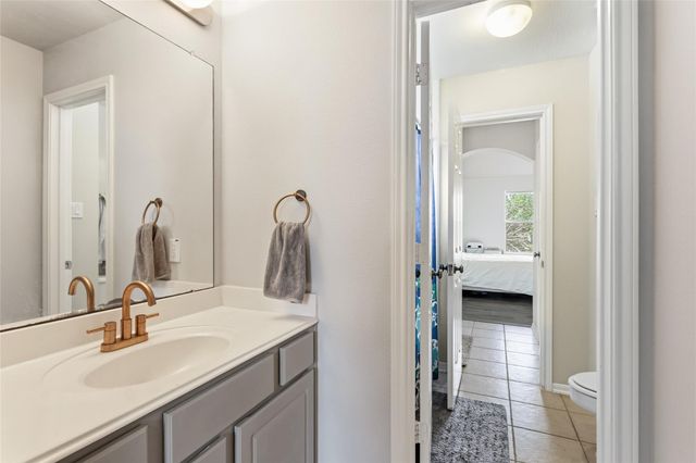 430 Overlook Drive, Friendswood, TX 77546