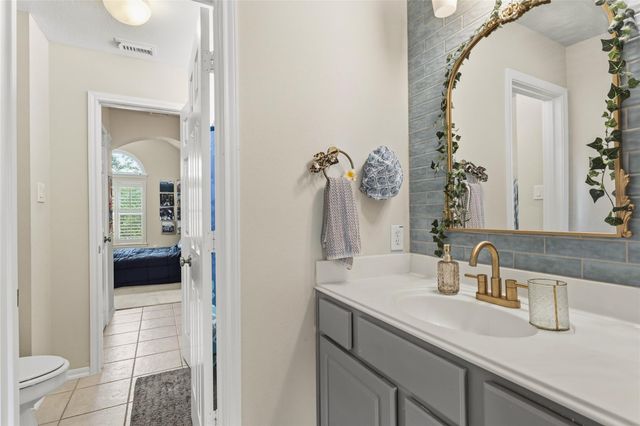 430 Overlook Drive, Friendswood, TX 77546