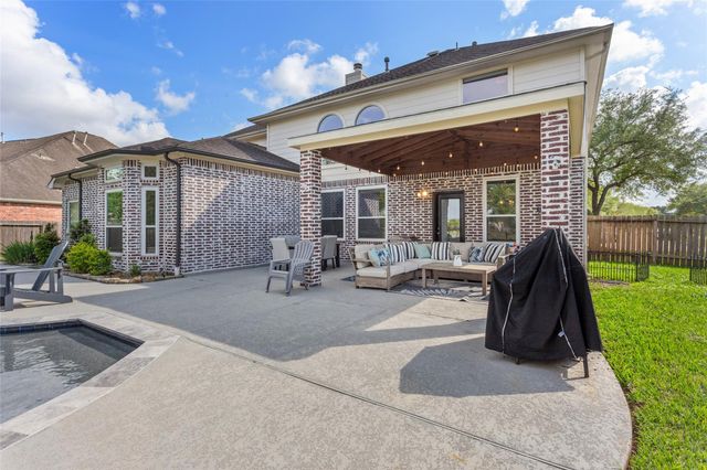 430 Overlook Drive, Friendswood, TX 77546