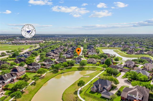 430 Overlook Drive, Friendswood, TX 77546