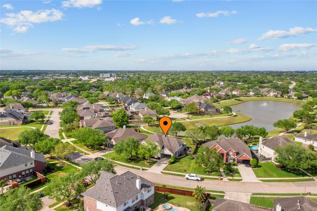 430 Overlook Drive, Friendswood, TX 77546