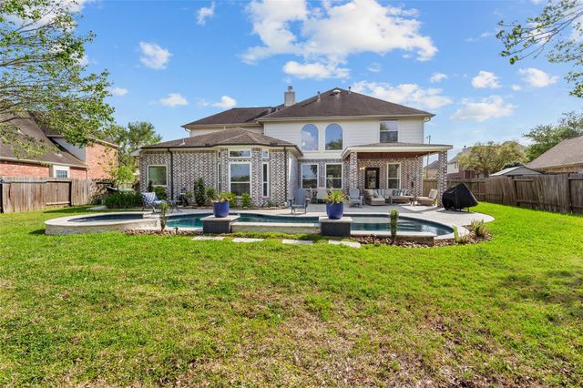 430 Overlook Drive, Friendswood, TX 77546