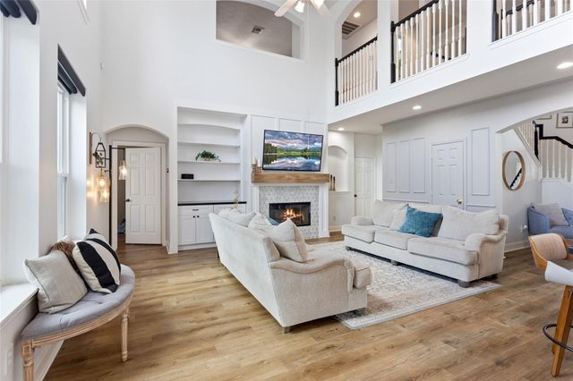 430 Overlook Drive, Friendswood, TX 77546