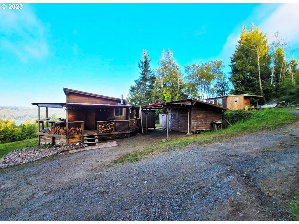0 Flanagan Rd, Coos Bay, OR 97420