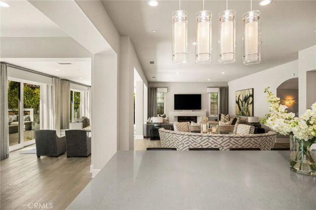 113 Andirons, Irvine, CA 92602