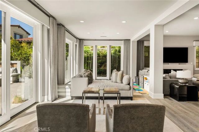 113 Andirons, Irvine, CA 92602