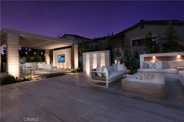 113 Andirons, Irvine, CA 92602